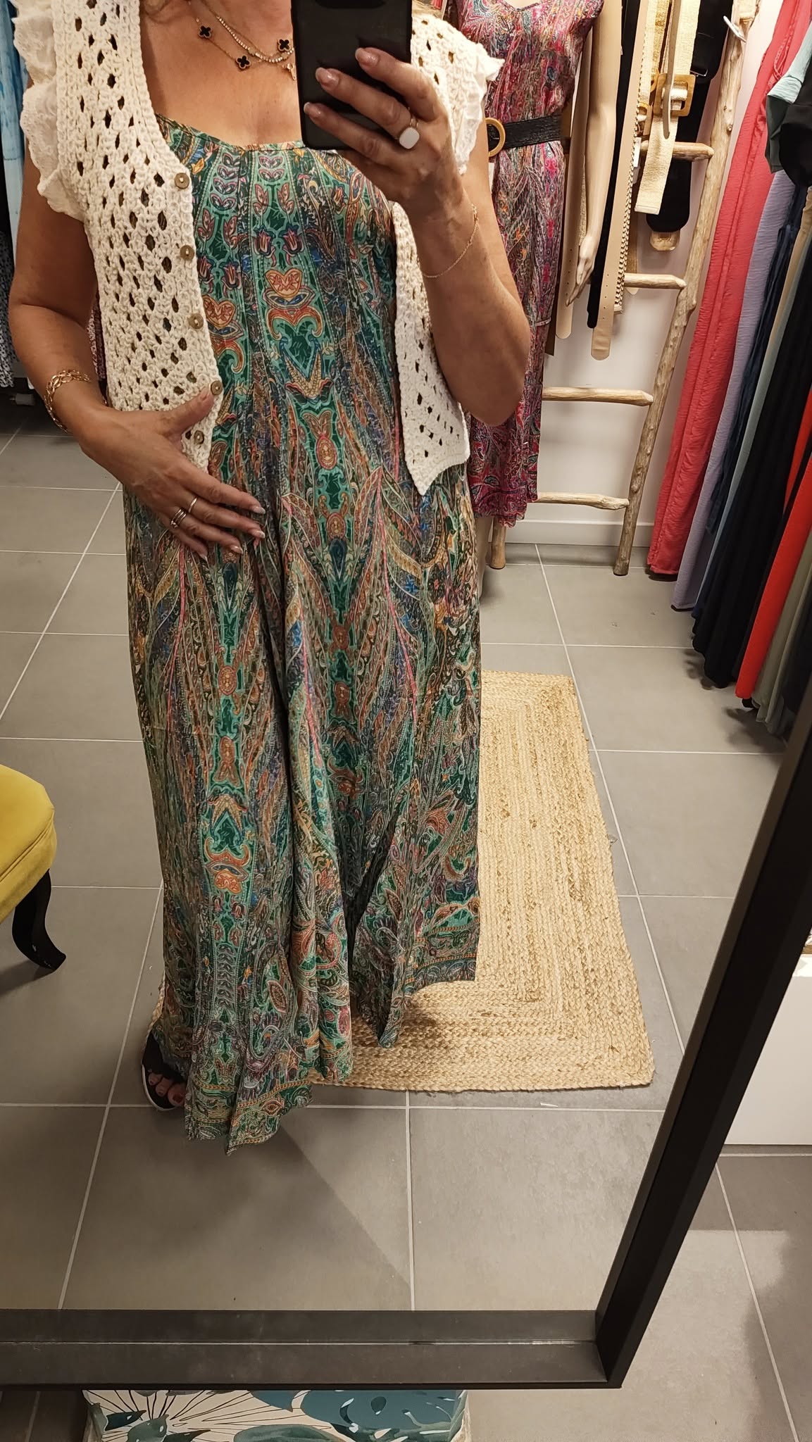 Robe longue bohème à bretelles – imprimé paisley & décolleté dos en V